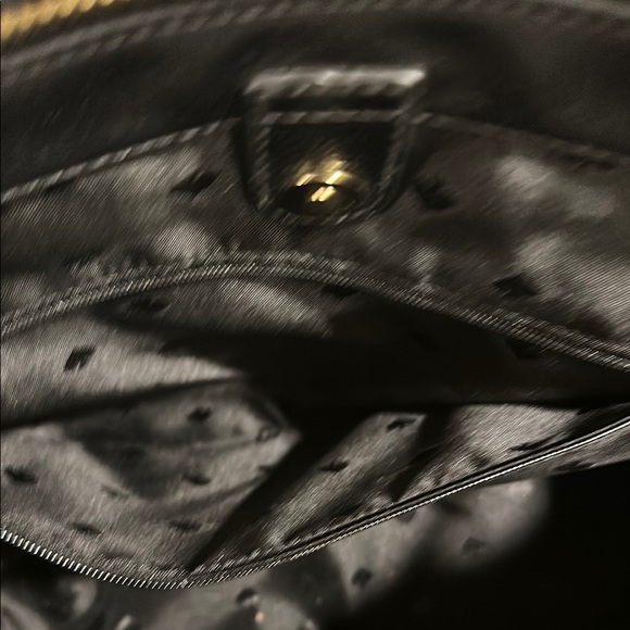 Kate Spade Black and Pink Tote with Structured Design - Picture 3 of 16